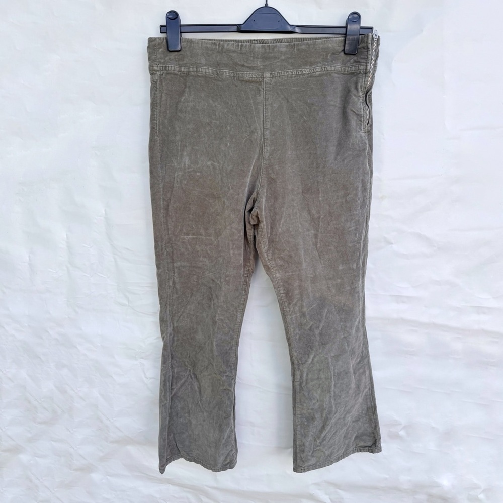 Free people // green velvet wide leg pull on pants size large PAT